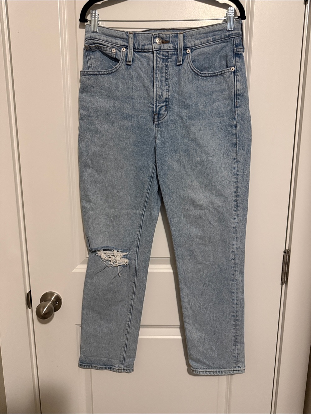Madewell Vintage Crip Light Blue Jeans with Knee Rip